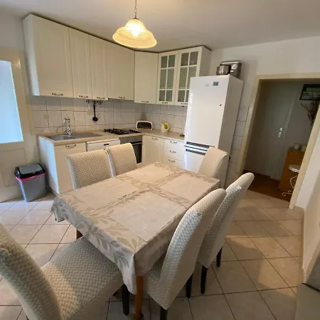 Apartamento Apartman Rose Makarska